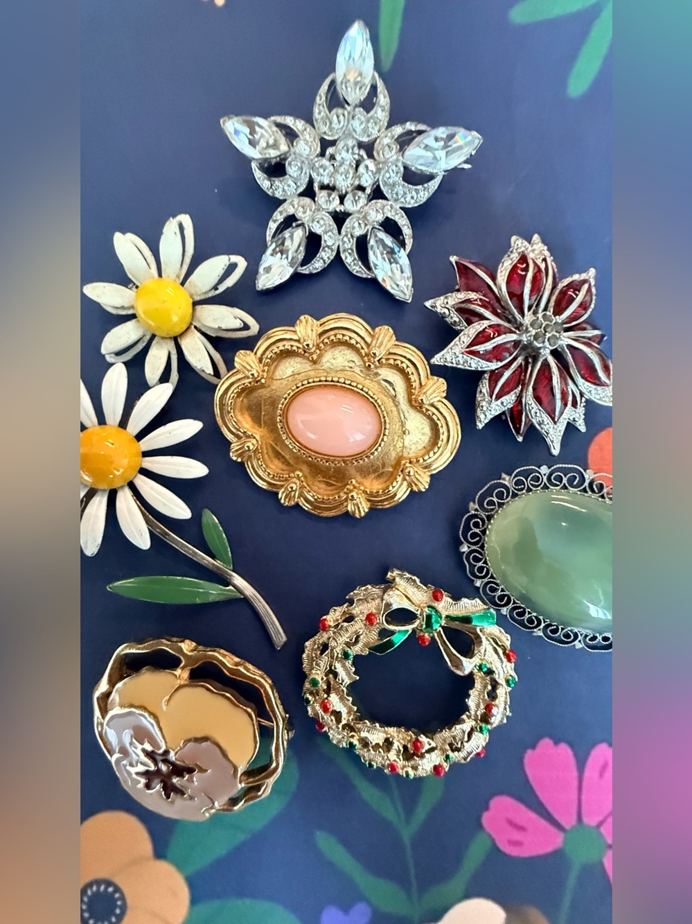 Vintage-Inspired Brooch - Bundle Women Accessories